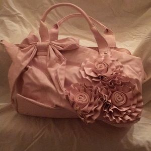 Ladies pink handbag. Expressions NYC.